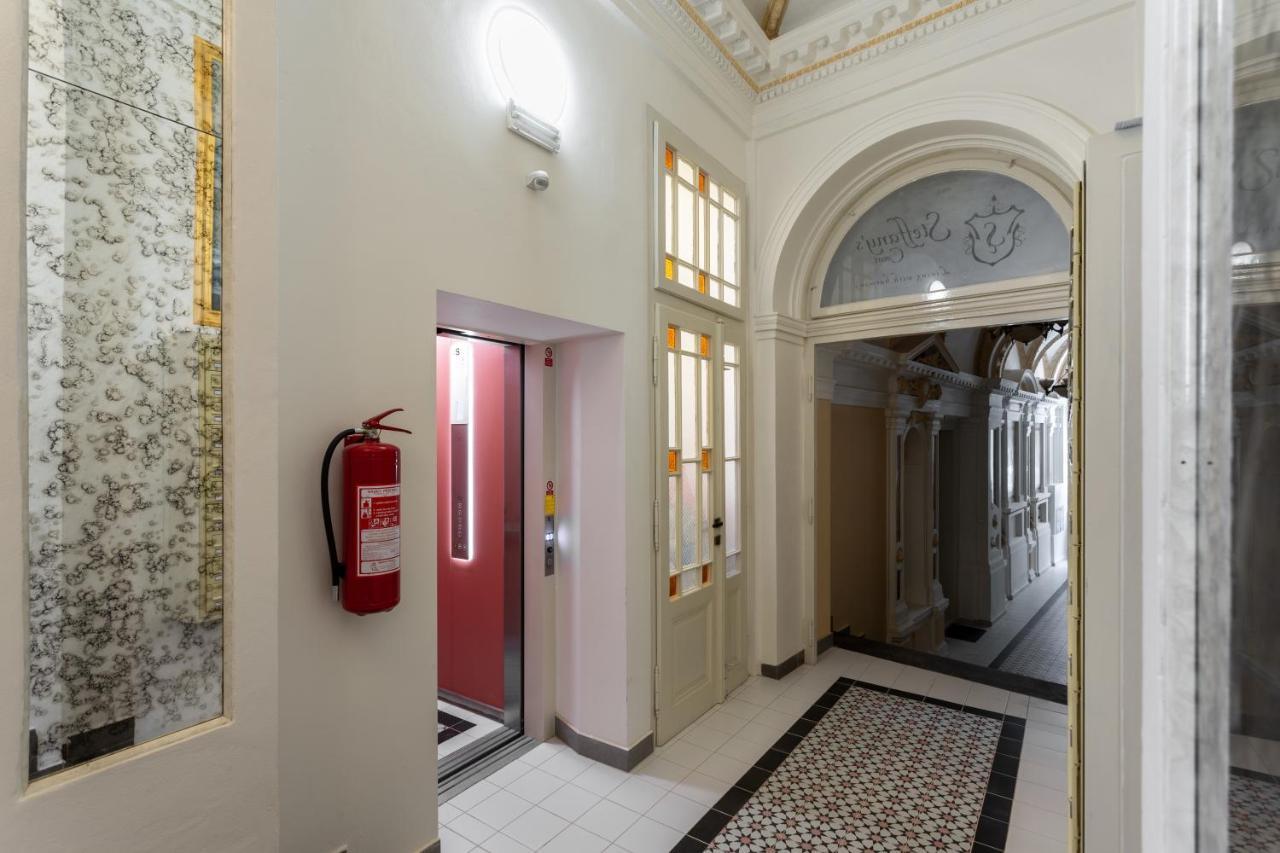 Sunlit Studio Near Wenceslas Square By Prague Days Apartment ภายนอก รูปภาพ